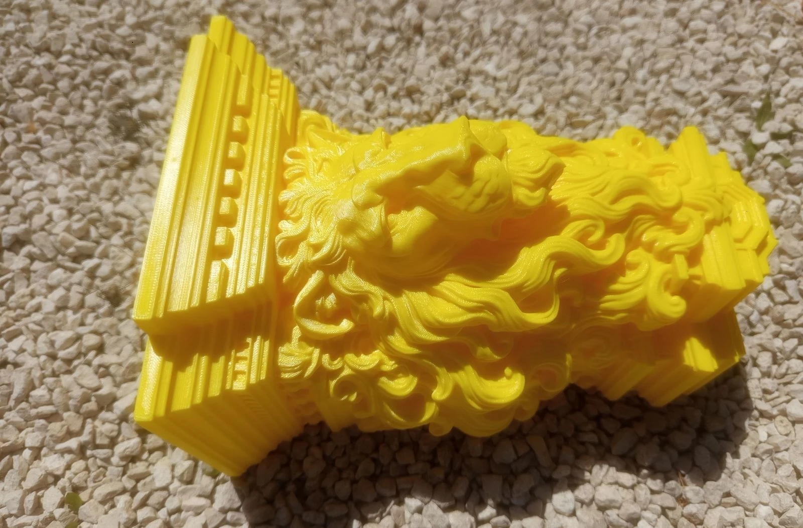 Leeuwenkop gele kleur 25 cm 💛 – photo 3